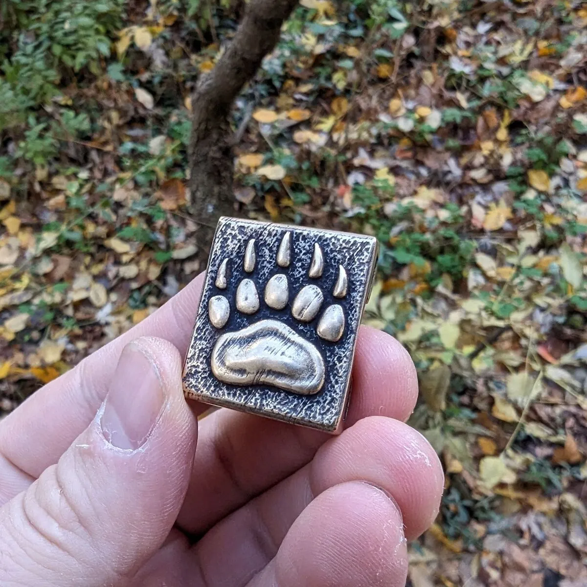 Bear paw molle clip