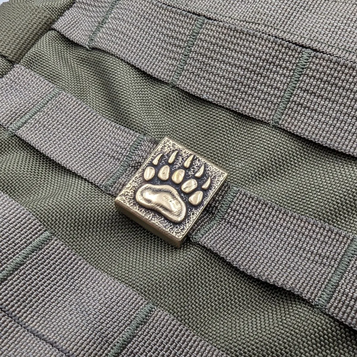 Bear paw molle clip