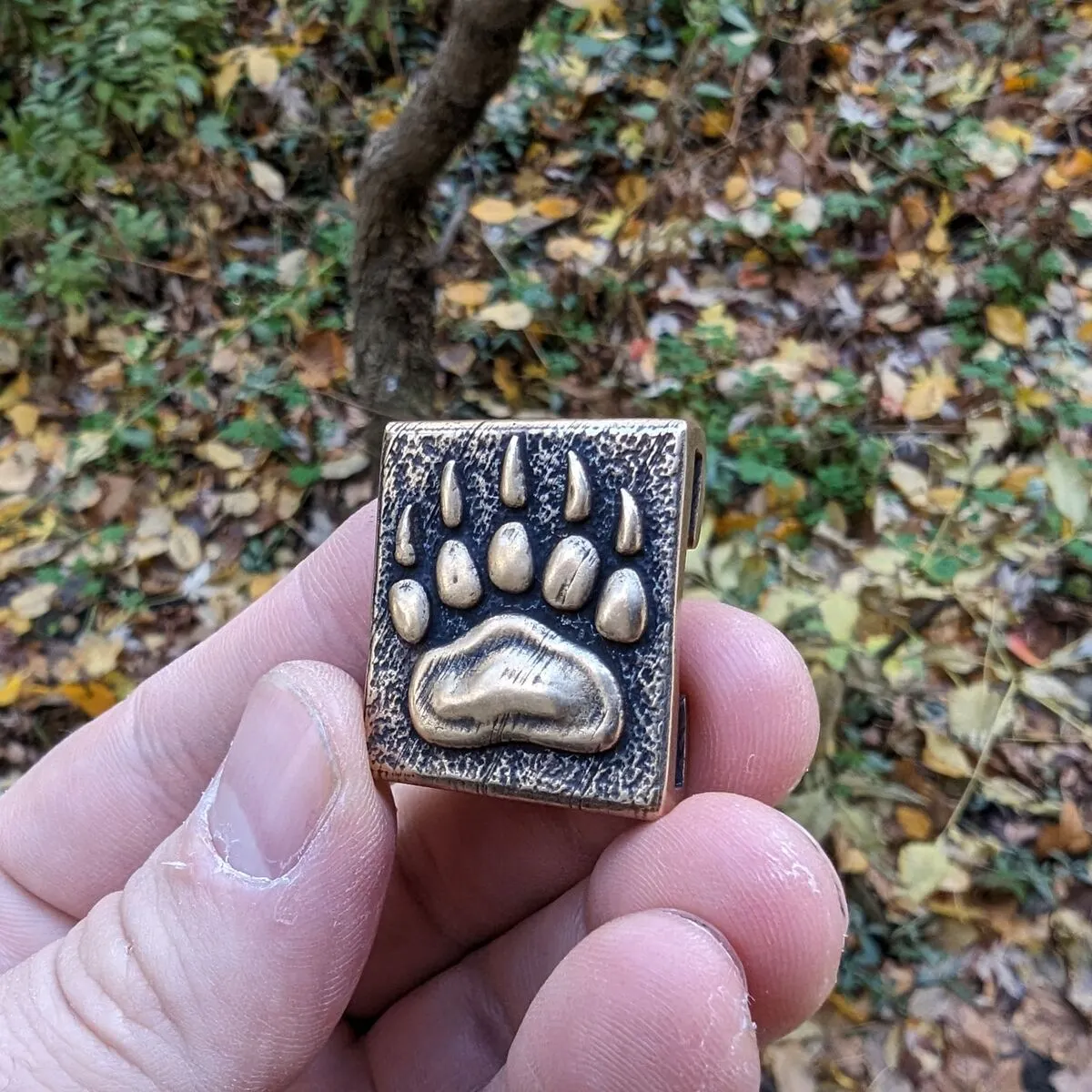 Bear paw molle clip