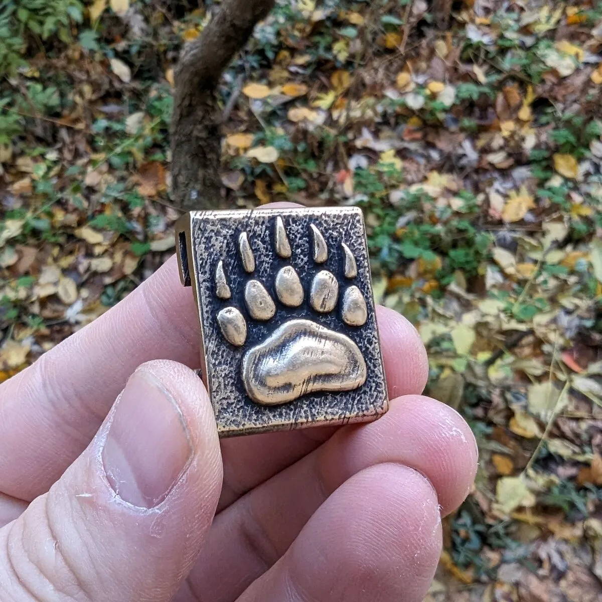 Bear paw molle clip