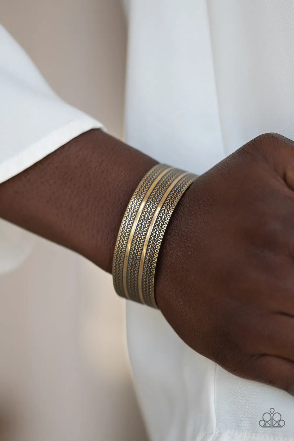Paparazzi Patterned Plains Bracelet Brass