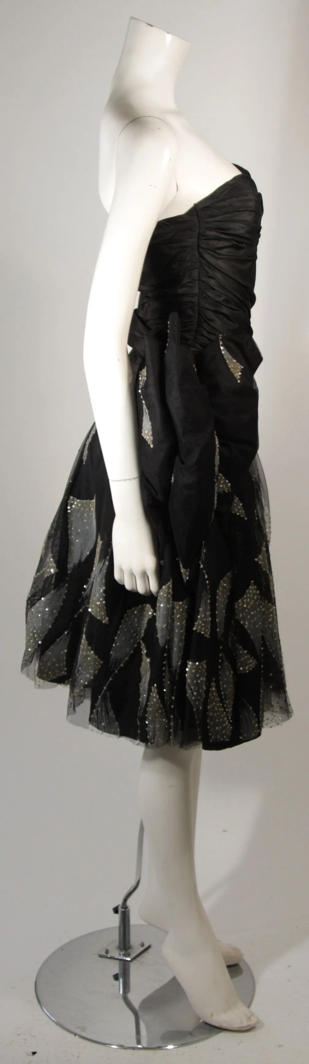 VICKY TIEL Black Cocktail Dress with Metallic Accents Size Small