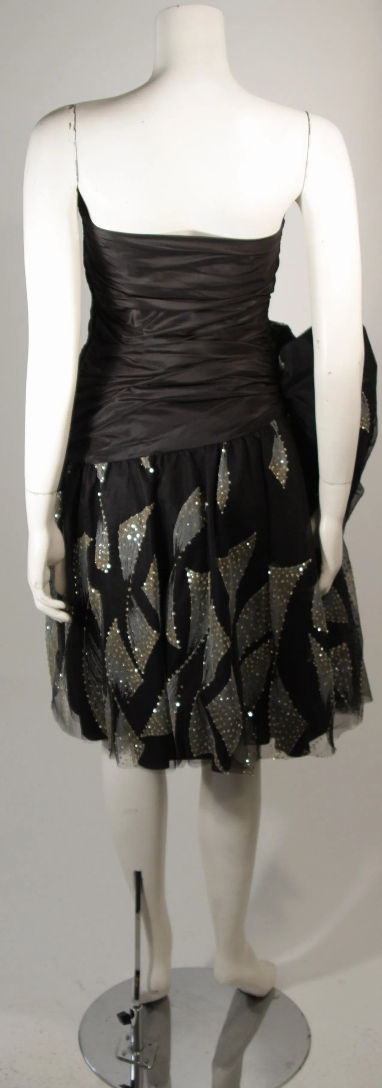 VICKY TIEL Black Cocktail Dress with Metallic Accents Size Small