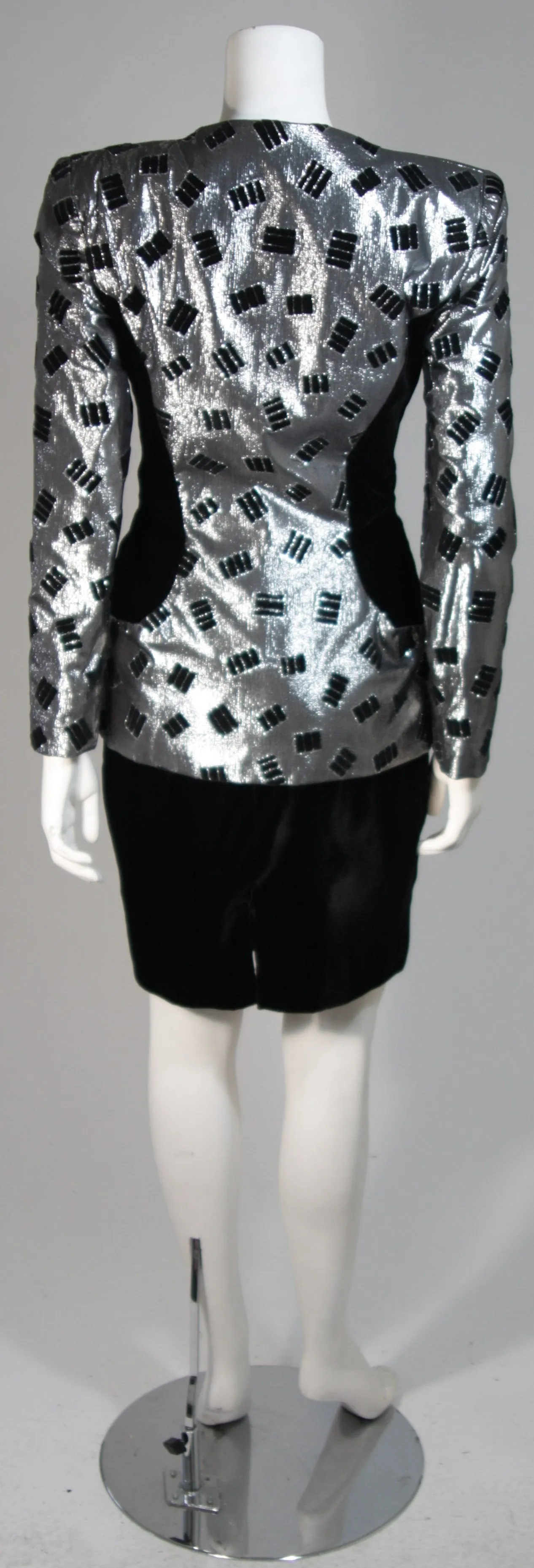 VICKY TIEL Silver Silk and Black Velvet Accent Skirt Suit Size 38