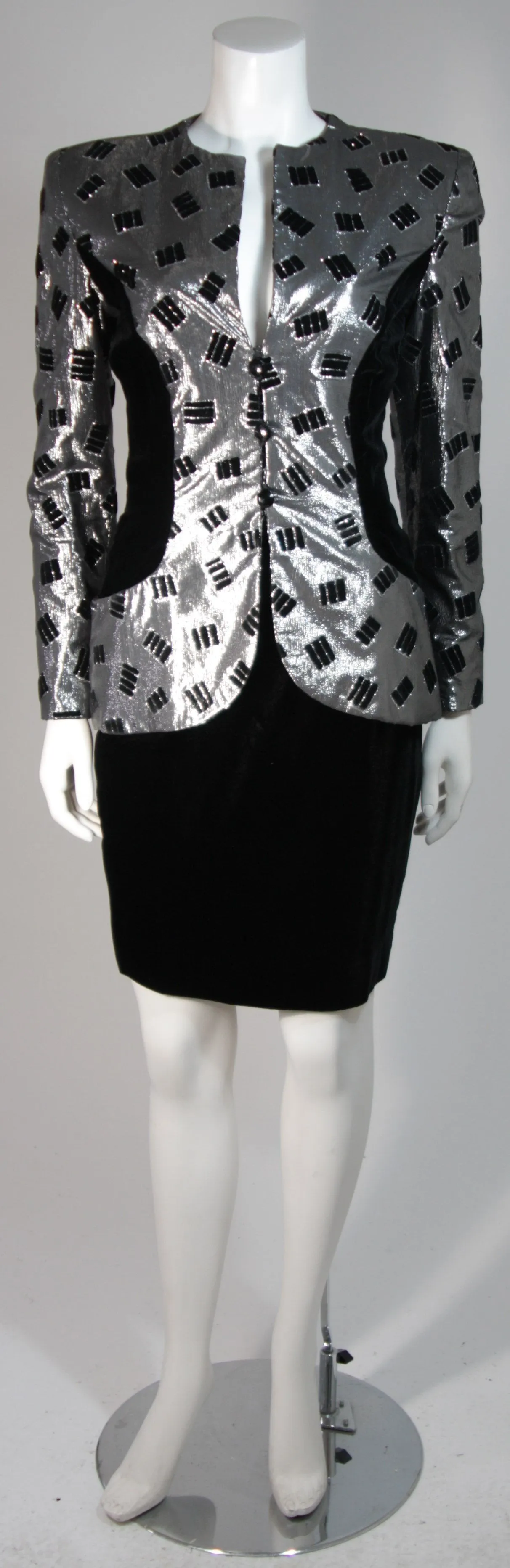 VICKY TIEL Silver Silk and Black Velvet Accent Skirt Suit Size 38